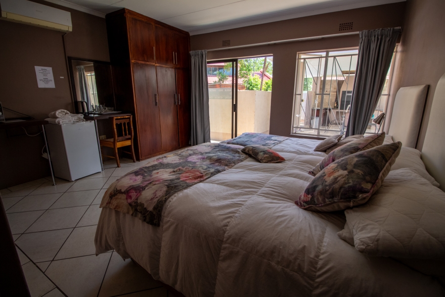 8 Bedroom Property for Sale in Flora Park Northern Cape